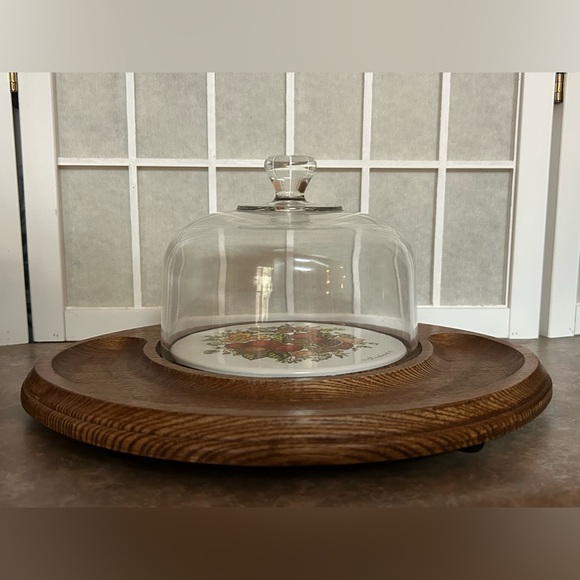 Vintage Goodwood Cheese and Cracker Board with Glass Cloche - Picture 12 of 14
